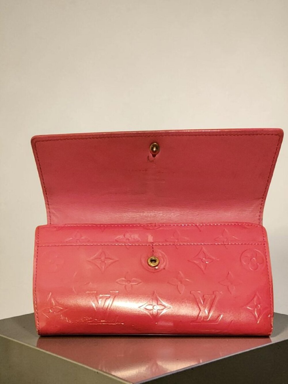 Louis Vuitton Vernis Monogram Wallet – Red Patent Leather - Picture 13 of 13
